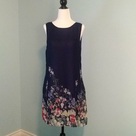 🛍️3/$25  Floral Dress - Picture 1 of 3